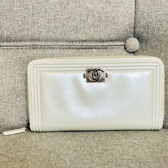 6 Piece Luxe Giftaway! Natural Coin Pearl Necklaces & Earrings - Picture 8 of 11